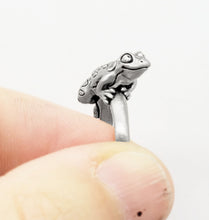 Load image into Gallery viewer, Frog Ring in Sterling Silver