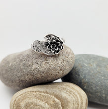Load image into Gallery viewer, Lily pad Lotus Flower ring in Sterling Silver