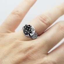 Load image into Gallery viewer, Lily pad Lotus Flower ring in Sterling Silver