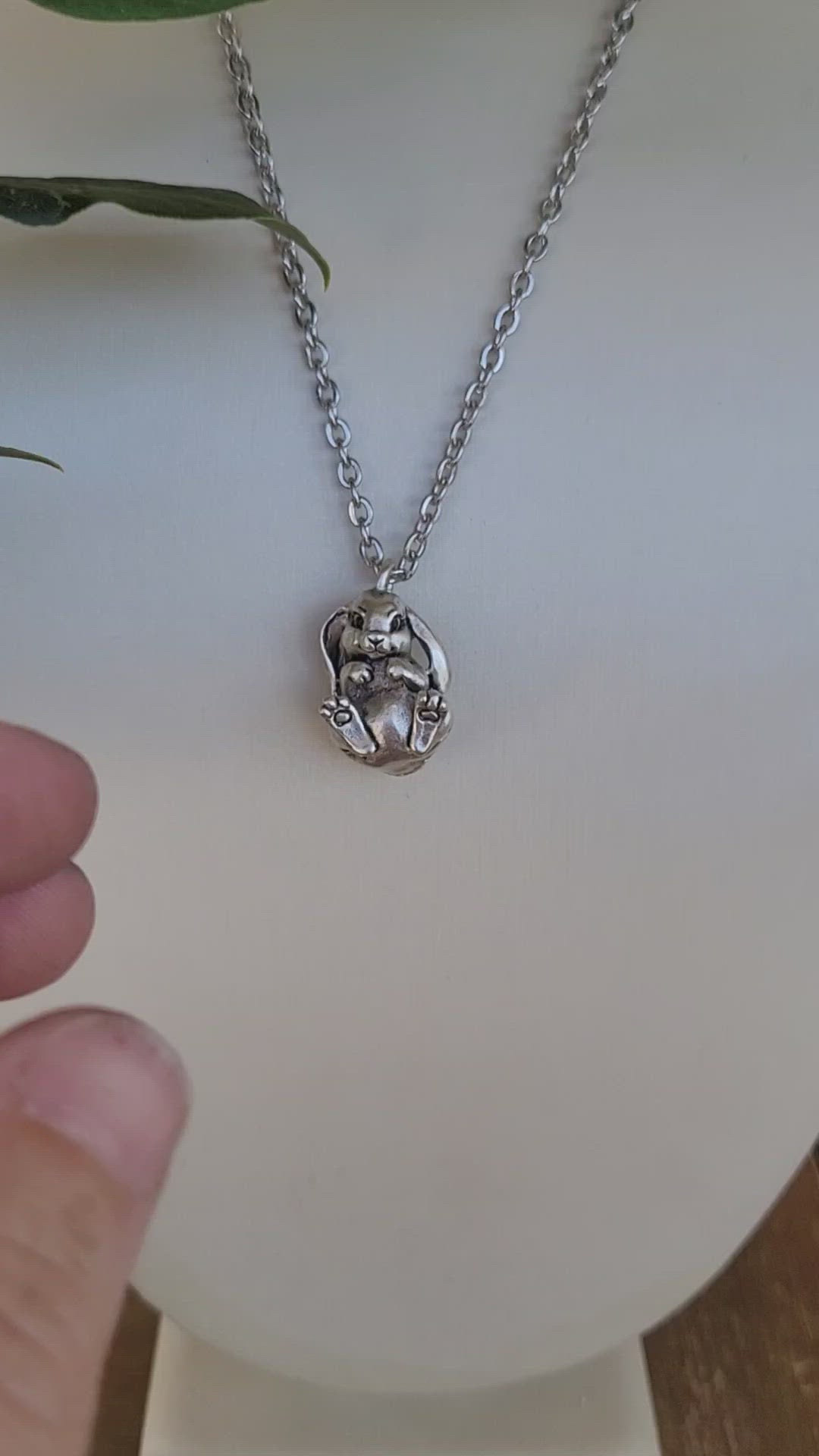 Electro Bunny Necklace (M) Silver Metal Gray