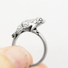 Load image into Gallery viewer, Frog Ring in Sterling Silver
