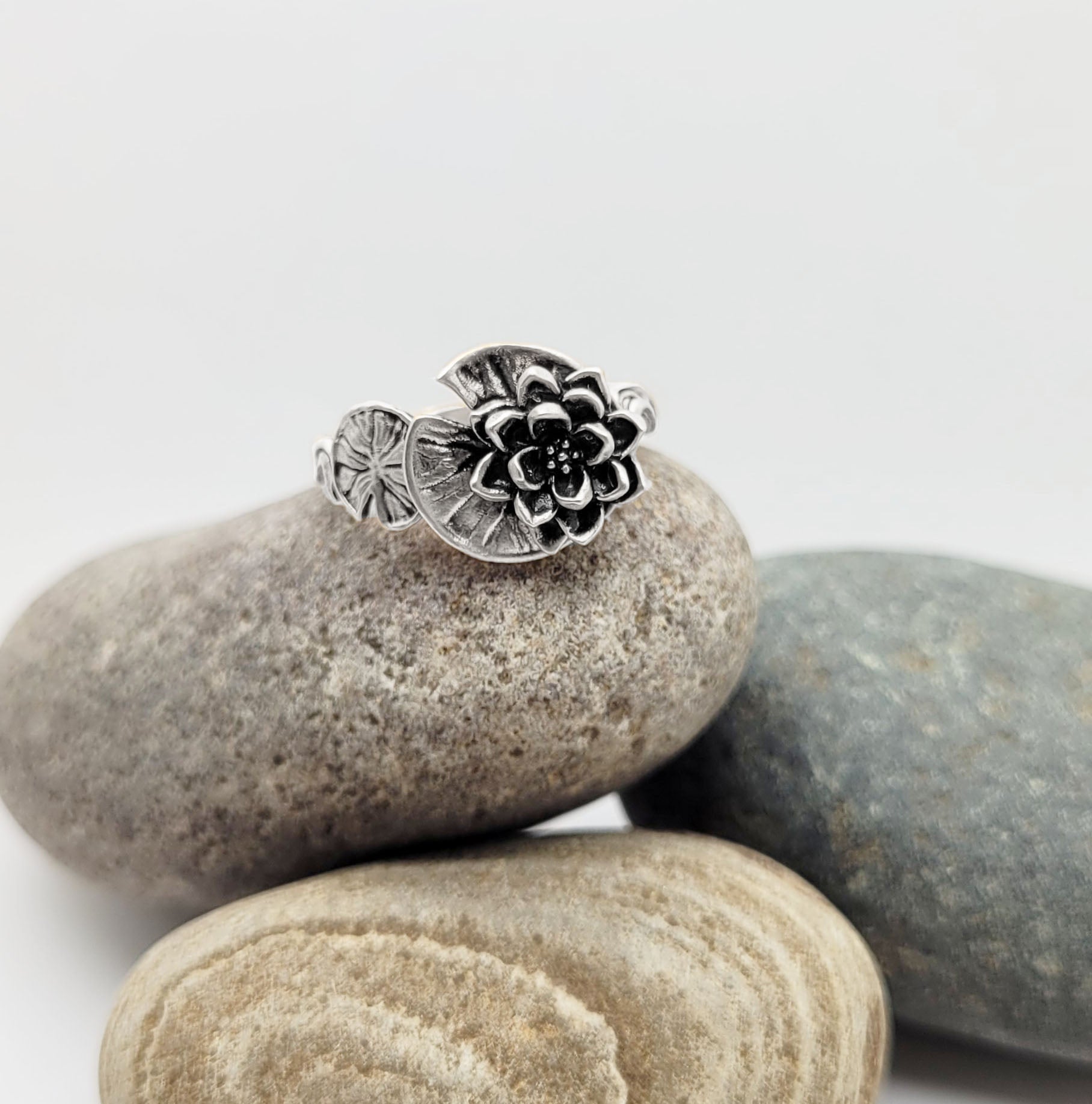 Silver Lily Flower Ring – Ornamental Things